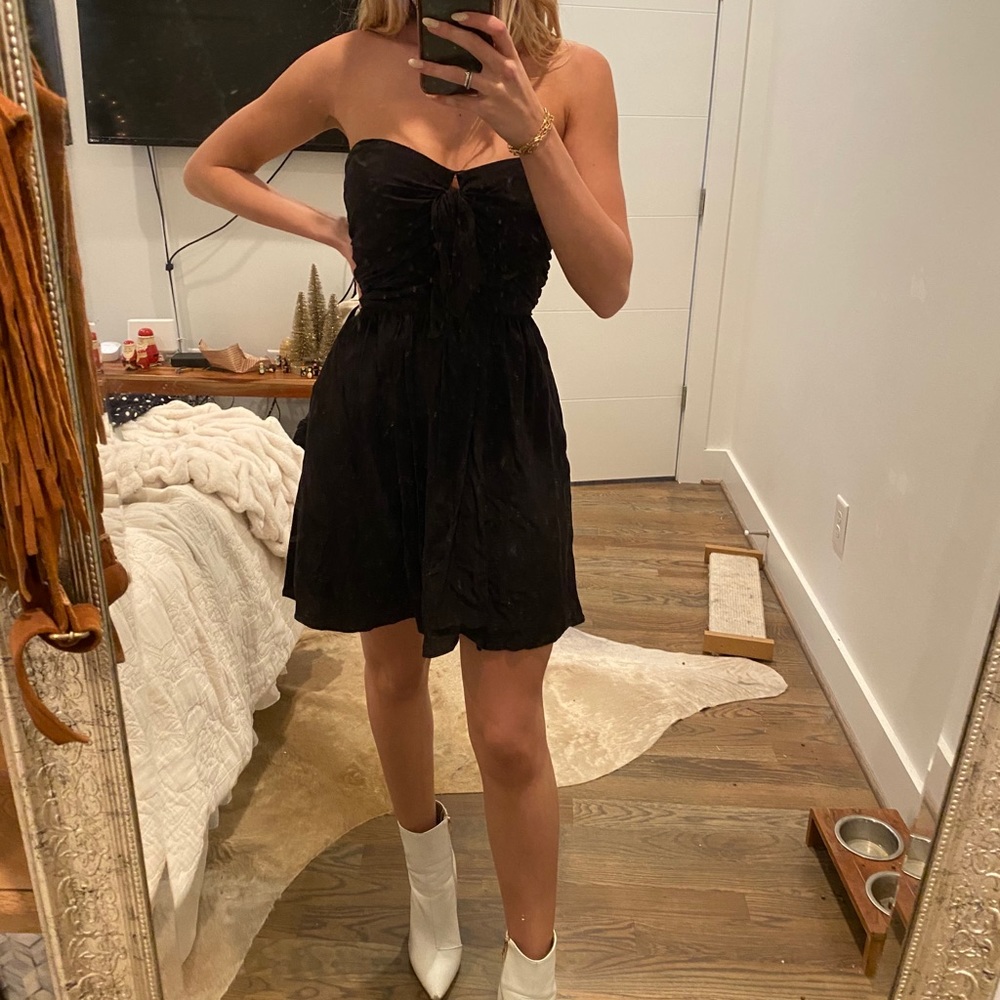 Elizabeth and James black dress